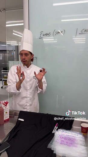 Clase de Fondos y Caldos: Técnicas y Variedades
