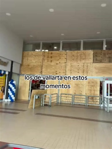 Los de Vallarta en Compras de Pánico: El Video Viral del Momento