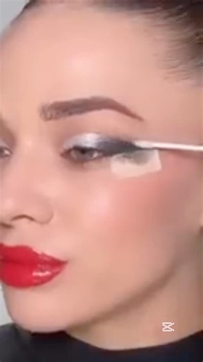 Easiest Eyeshadow Hack for Beginners That Actually Works 🇬🇧 #beautyhacks