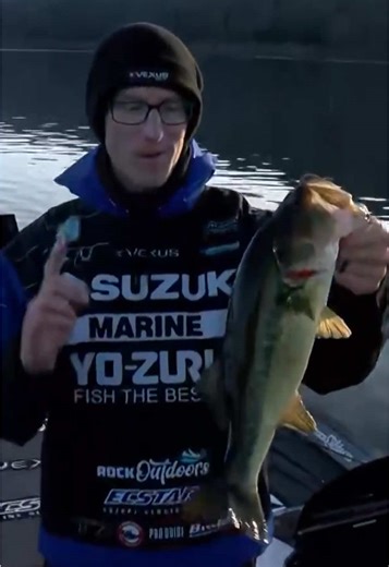 Brandon Card has a full house ♣️ and a full livewell in the boat! Catch the action on FS1 and Bassmaster.com for Semifinal Saturday of the @FXRProFish Bassmaster Elite at Lake Guntersville! #bassmaster #bass #bassfishing #basselite #basslive