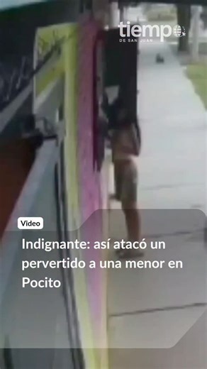 Un hombre manoseó a una menor en plena vía pública y el hecho quedó registrado por una cámara de seguridad. El indignante suceso tuvo lugar en el interior del Barrio Conjunto 7, en Pocito, donde el agresor actuó estando arriba de su moto. Según dejaron ver las imágenes de las cámaras de vigilancia, el sujeto que no pudo ser identificado sorprendió a la niña cuando compraba en un comercio. Se observa al pervertido extendiendo su mano para tocar a su víctima, para luego escaparse en el rodado. ➡️ 