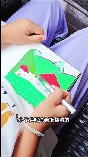 No compromising on art supplies for a budding little artist! Sketching on the go made easy. ✔ #Ki...