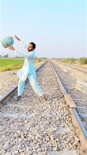train track pr kia ho rha h? #train #railway #viral #shortsfeed