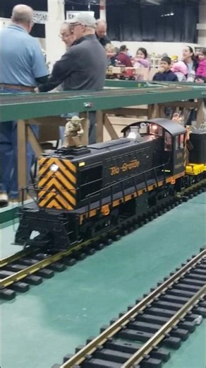 G Scale switcher and Star Wars characters #modeltrains #gscale #train #trainshow