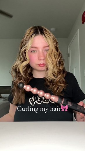 These bubble wand curls actually looks pretty good:) first time doing these #bubblewand #bubblewandcurls