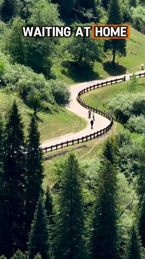 Atlas Pro - Fast charging keeps you on the road. Ride longer with an extended 85 km (53 mi) range and hit speeds up to 50 km/h (31 mph) — then power back up fast with our Fast-Charging system, getting you back on the road in a fraction of the usual time. Push harder. Explore farther. Charge quicker. Atlas Pro is built for riders who want peak performance without waiting. | EXWAY BOARD