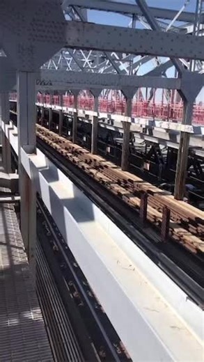 #r160jtrain #williamsburgbridge | trains