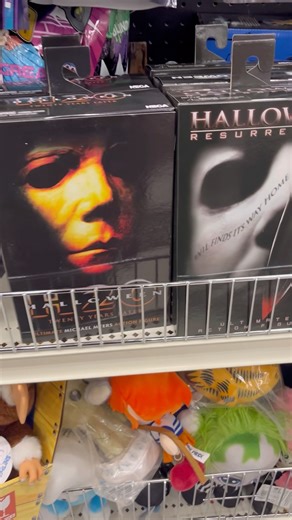 #Neca Halloween H20 & Resurrection At Target