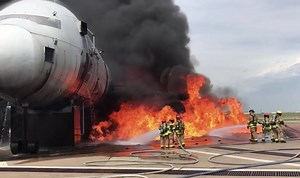 Exercises at the DFW Fire Training Research Center are taking place. You may see smoke during the scheduled times: dfw.to/FTRC 🚒 Learn more about our FTRC here: dfw.to/SmokeAtDFW | DFW Airport