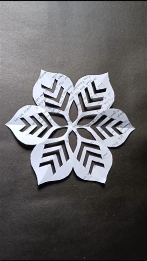 beautiful paper snowflake craft ❄️✨ #diy #craft