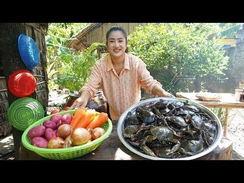 Yummy mud crabs curry recipe | Mud crabs with bread is delicious | Cooking with Sreypov
