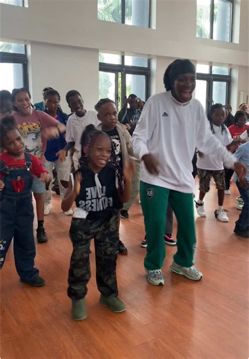 Exciting Dance Challenge with Lisa Quama