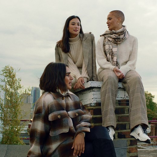 4.9K views · 40 reactions | CONSCIOUS COLLECTION Karierte Anzüge, leuchtende Farbakzente und kuscheliger Oversize-Strick: Die neuen Saison-Essentials aus unserer Conscious Collection sind da. https://hm.info/61854ynY5 #HM | H&M | Facebook