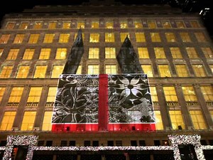 Saks Fifth Avenue: Holiday projection mapping program • Ads of the World™ | Part of The Clio Network