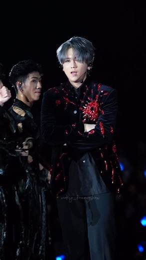 💕Vicky💘 on Instagram: "特別冬至回憶🍡我都亂影留念下🤣 LAVA Day 5 限定🪫 KEUNG TO “LAVA” LIVE 2025🌋 姜濤🍬Fancam🎥 @keung_show @mirror.weare #keungshow #keungto #mirrorweare #姜濤 #姜糖 #keungtolavalive2025 #keungtolavalive2025演唱會"