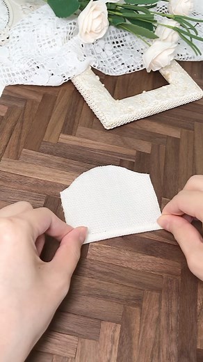 Tutorials Sharing on Instagram: "More tutorials 👉jelly_blythe #dollartistry#doll#dolls#blythe#blythedoll#blytheoutfit#blythestagram#blytheclothes#blythecustom#customblythe#customdoll#instablythe#dollsofinstagram#toy#dollartist#illustration#art#artdoll#artist#diy#diyvideo#clothes#clothing#design#designer#designideas#artwork#sew#sewingproject #sewin"