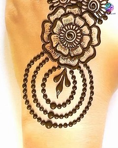 Simple beautiful back hand mehndi design #mehndi #design #easy #henna #back #hand #mehndiworld | Mehndi World