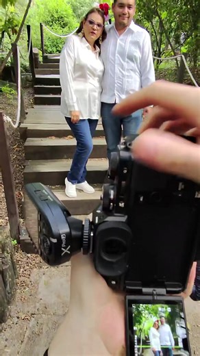 Tu imagen es tu carta de presentación, y en Omar Saldivar Studio nos encargamos de que sea inolvidable. 📸✨ No se trata solo de posar, sino de encontrar esa seguridad que ya tienes y proyectarla frente a la lente. Creamos el espacio perfecto para que seas tú mismo/a, en un ambiente relajado pero con resultados de alto nivel. El resultado: fotos que proyectan exactamente quién eres. ¿Hacemos algo increíble juntos? 📩 Envía un DM con la palabra