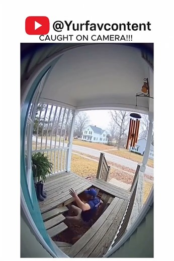 CAUGHT ON DOORBELL (●'◡'●)╰(*°▽°*)╯🤣😂