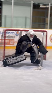 Un bel exemple de transversalité glace 🧊 & roller 🥅 👉Richard Poncak 🇸🇰 en action #icehockey #inlineskating #inlinehockey #hockeygoalie #goalietraining #goalie #goaliecoach #training #coaching #coachinglife #hockeygoalies | Our Zone Hockey Goalies