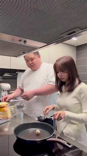 941K views · 10K reactions | Scare prank funny  #scareprank #jumpscare #funny #scarecam #funnymoments #fails #scarecoworker #foryoupage #fypシ #funnyprankvideos #prank #hahaha | alfonsopinpon | Facebook