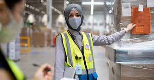 3.3K views · 46 reactions | Our Amazon employee community is growing. We’re hiring for 75,000 roles across fulfillment and transportation. https://amzn.to/3fxMctw | Inside Amazon | Facebook