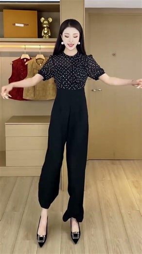 “Magic Dress Trick That Will Blow Your Mind 😲✨”