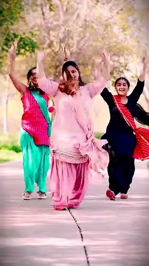 Girls Bhangra to Panjeban by Shivjot and Gurlez Akhtar