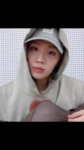 Set of live taerae songs on PChat 00:00 love wins all 00:20 Showers 00:37 Forest 01:09 If 01:36 Miss You 3000 01:53 Beautiful 02:30 Eternity 02:42 Spring, Summer, Fall, Winter 02:56 The first meeting doesn't go as planned 03:31 Already sad love #KIMTAERAE #김태래