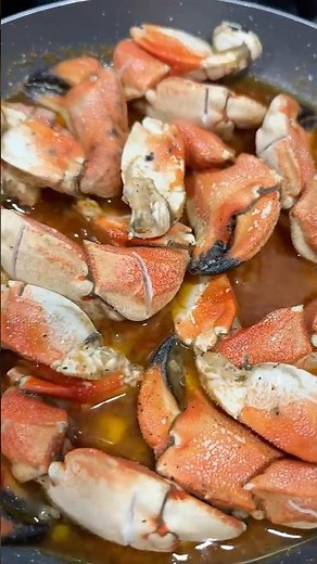 How To Make Cajun Seafood Boil Sauce | Cajun Jonah Crab Claws #cajun #crab #seafood #shorts