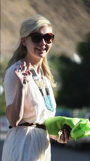 Kirsten Dunst at Marina Del Rey, CA 2006