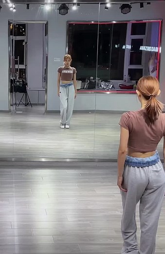 Traditional Chinese Dance Tutorial by 2NE1 Studio