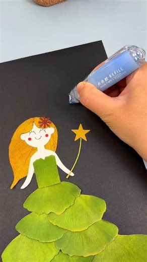 It's so convenient to paste handicrafts by pressing the glue. If you make a mistake, just rub it to clean it up without tearing the paper. It's really practical #fblifestyle | Art, Crafts and Journals