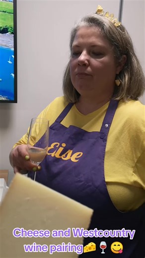We love to pair the best British cheese with wonderful Westcountry wine (and cider) 🧀🍷😋 Elise loves the wine pairing and Marie loves the cider pairing🧀🍷🍺🥂it's a tough job😂 #cheesequeens #cheesetasting #winetasting #cheeseandwine #pairing