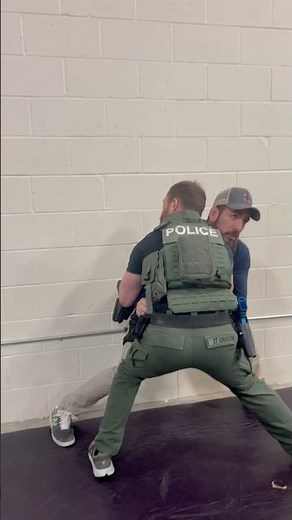 Never do this in a fight! ‪@KennyFlorian‬ #mma #ufc #le #police #bjj #fighter #fight #tactical