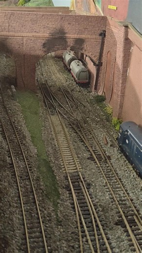 Shunting the HST cars.