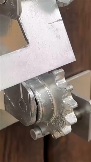 Using a gear as a creative cutting tool concept