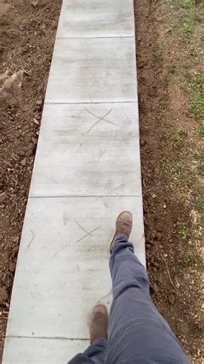 This is how to remove initials, etchings or graffiti in your concrete #concrete #graffitiremoval #driveway #sidewalk #sidewalkrepair #LAsidewalks