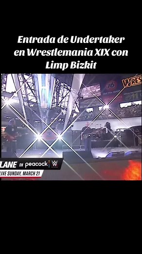 La entrada legendaria de Undertaker en Wrestlemania XIX