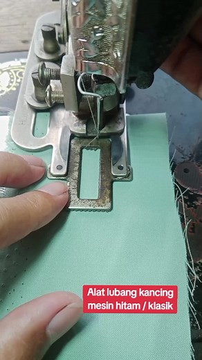 Alat Lubang Kancing Mesin Hitam / Klasik