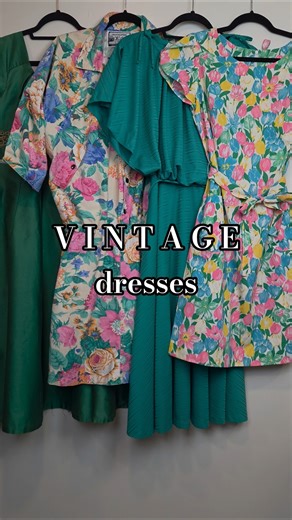 Shop these vintage dresses from ohmyvintage.com 👗 #vintage #dresses #vintagedresses #vintagestyle
