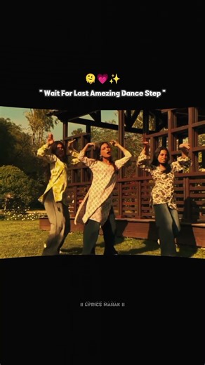 saree ke fall sa | Girl dance | Viral Girl | Desi Dance | Bollywood Song| follow @shreeyaa._01 on IG