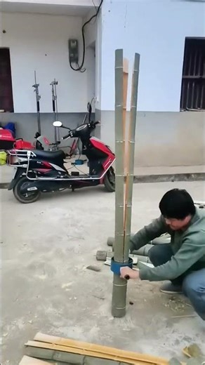 DIY Bamboo Splitter: Guy Cracks Thick Bamboo in 3 Seconds