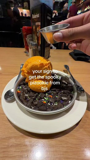 Spooky Pizookie from BJ's: Your Sign to Try It