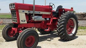 Nicely restored International Harvester 1468. The 1468 is essentially a 1466 with the International 9 Liter 8-cylinder truck engine which can do 145 horsepower on the PTO. Around 2,500 of the International 1468 Tractor were built from 1971 to 1974. This tractor sells August 4, 2018 on the Duane Stone Auction in Waverly, Illinois. Visit https://bid.aumannauctions.com/m/view-auctions/catalog/id/18347/ today to see the complete catalog. #aumannvintagepower #aumannauctions #classictractors #internat