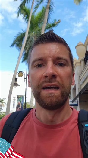 Besucht die Bonta Bakery auf der Fifth Avenue Street in Naples, Florida, falls ihr dort gerade durch die Läden spaziert und gerade in Richtung Strand unterwegs seid, um euch mit leckerer Pizza, Dessert, Eiscreme und Kaffee zu belohnen. #usareise #lebeninamerika #usaalltag #lebenindenusa #deutscheinamerika | Benjamin Engler