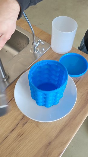 2.7M views · 352 reactions | The best ice cube mold!  | Crafty Panda How | Facebook