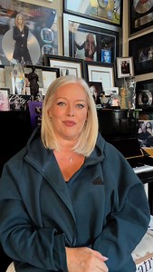 22 reactions · 6 comments | Sign up ! Link in bio for Oct 11th songwriting masterclass live on zoom 12 noon pst ,beginners welcome . | Lauren Christy | Facebook