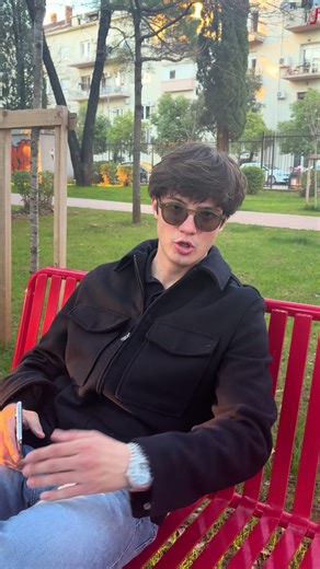 ka sto svi vec znamo masu je losa prica ostat bez interneta, ovo je bila jedna moja nemila situacija a vi budite slobodni da u komentarima izbacite vase situacije kad ste ostali bez neta, najbolju cemo snimit u vidu skeča, pa slobodno pustite masti na volju! Ako ne bi da dolazis u takve situacije slobodno baci pogled na @mts BIT postpejd tarifu, uz koju dobijes 30 GB neta, i dodatnih 10GB 5G interneta za tik tok, insta i snapchat. W ☕️🤙🏽