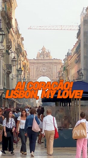 Ai, coração! Lisboa encanta à primeira vista — com suas colinas douradas, azulejos que contam histórias e o Tejo que abraça a cidade com saudade. Cada esquina é um suspiro, cada miradouro, um poema. Ai, Lisboa… como não te amar? 🇬🇧 Oh, my love! Lisbon enchants at first sight — with its golden hills, story-telling tiles, and the Tagus River embracing the city with longing. Every corner is a sigh, every viewpoint, a poem. Oh, Lisbon… how could one not fall in love with you? #lisboa | lisboa_myoh